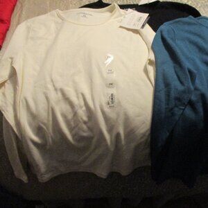 new  with tags three croft and barrow white, blue and black pet med